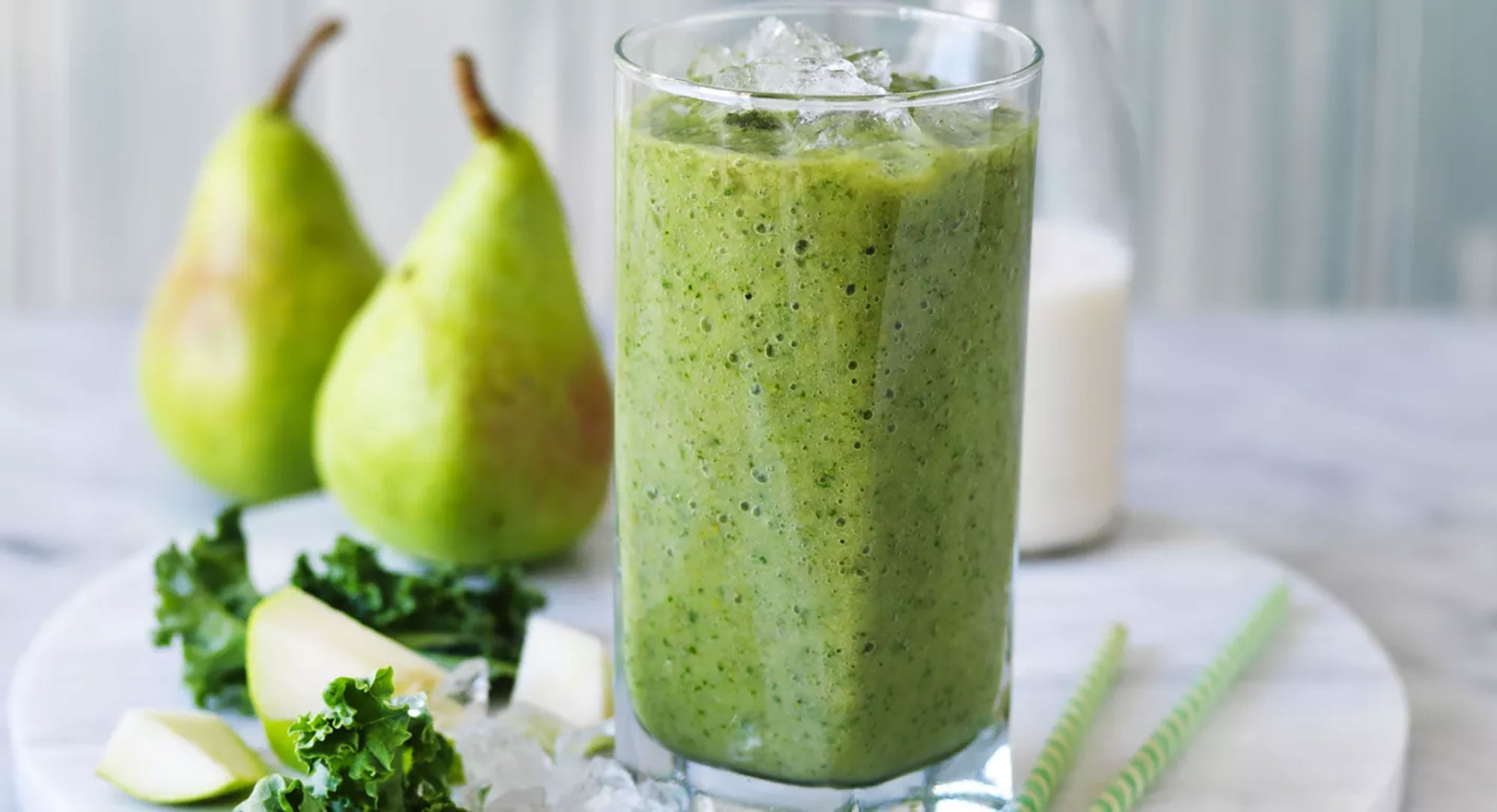 PEAR AND KALE SMOOTHIE