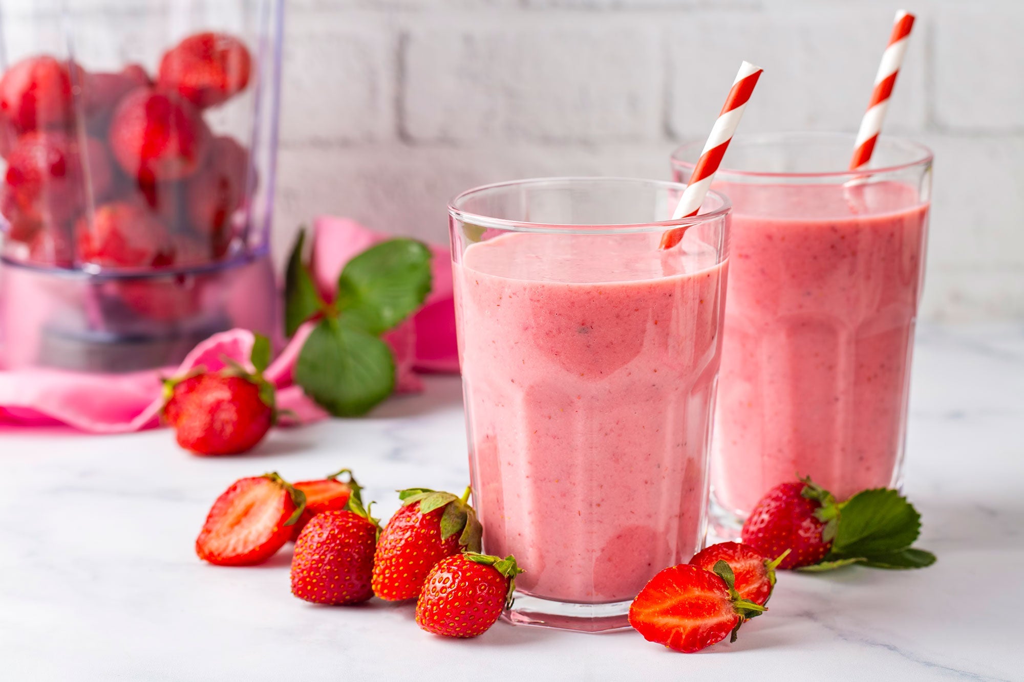 STRAWBERRY AND PEANUT BUTTER SMOOTHIE