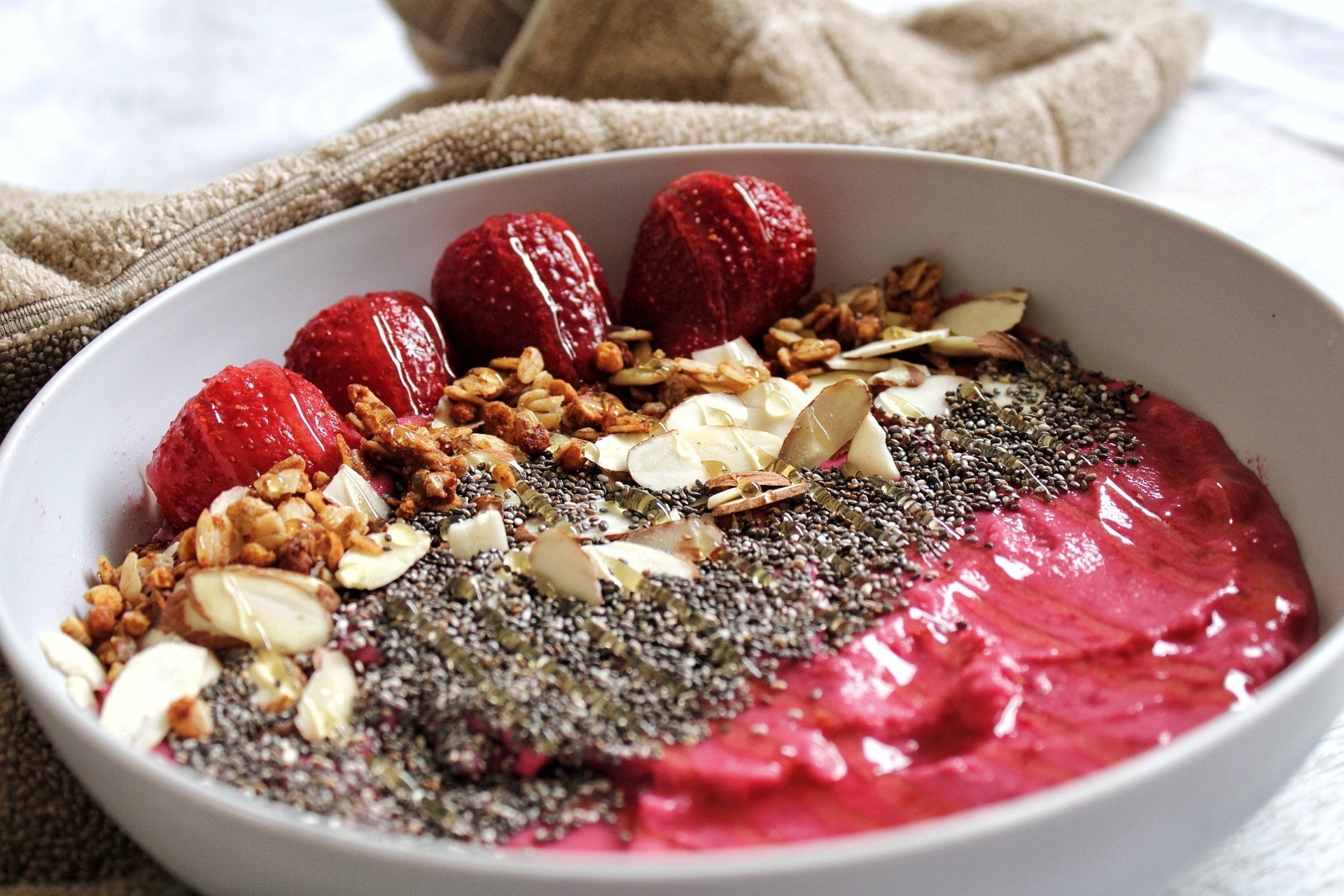 RASPBERRY SMOOTHIE BOWL WITHOUT BANANA