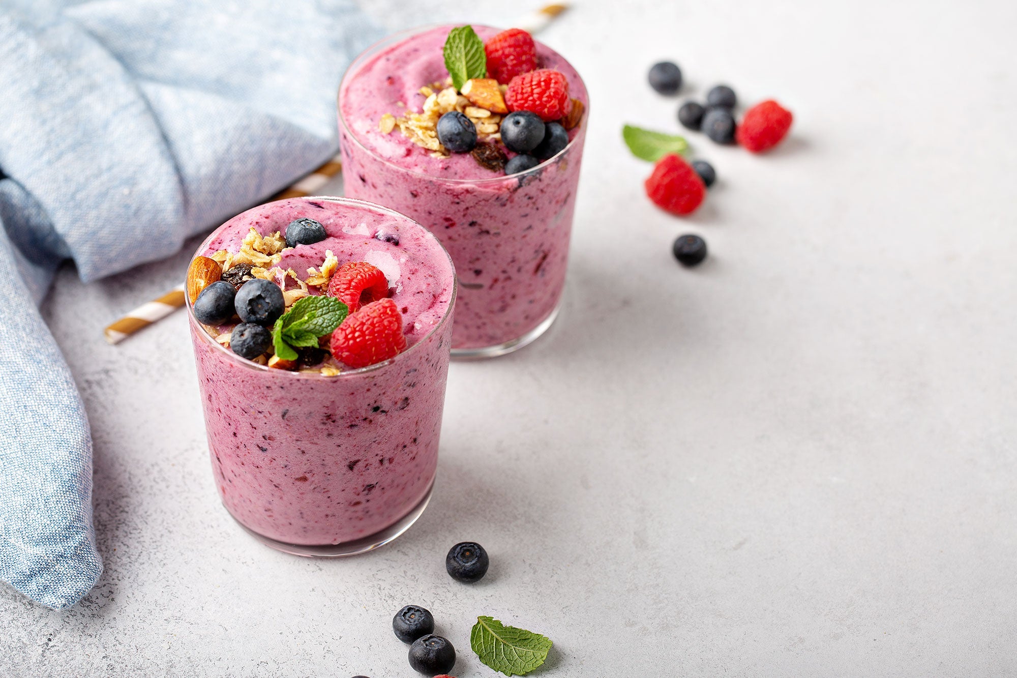 SUMMER BERRY SMOOTHIE
