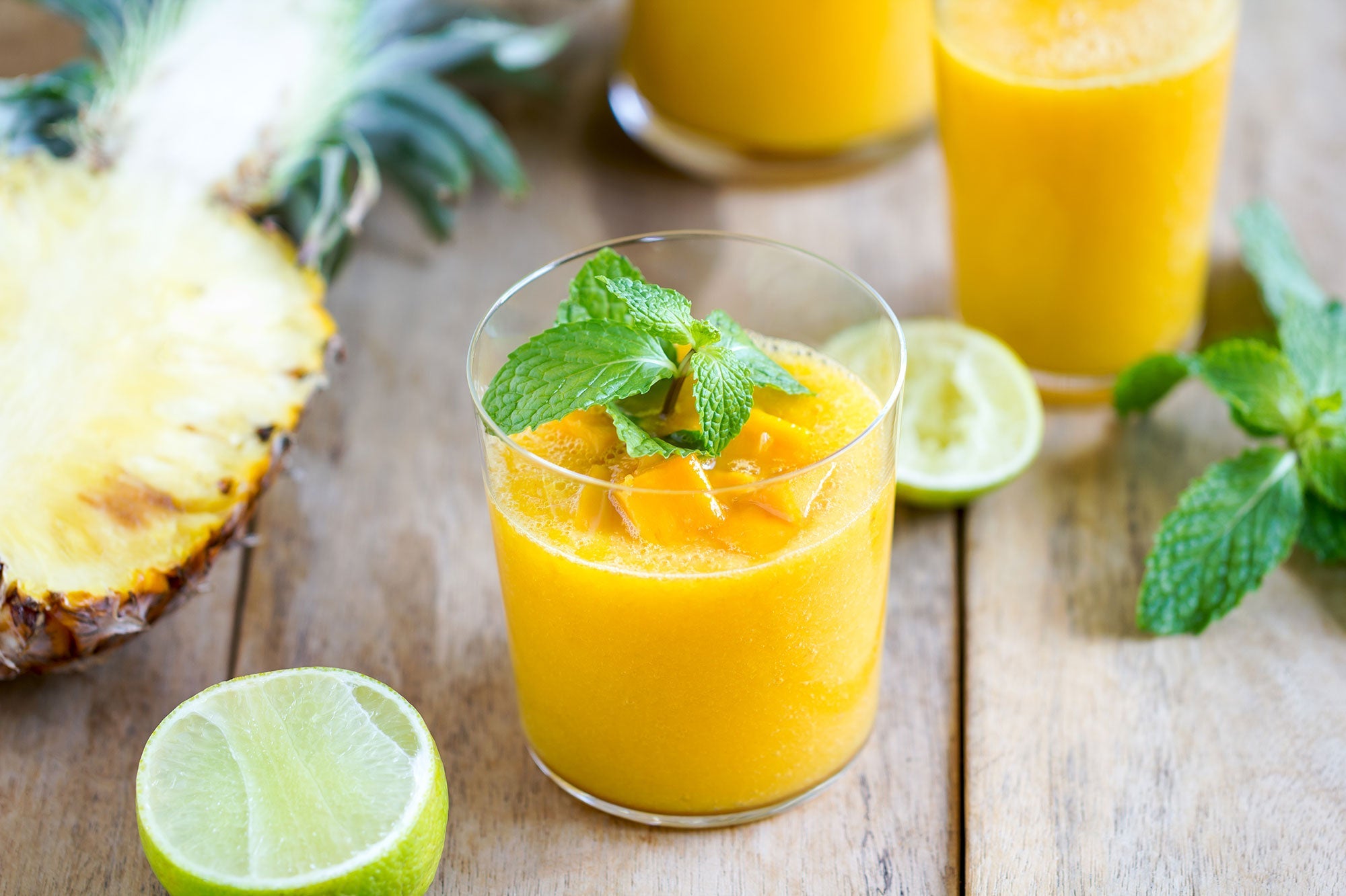 MANGO AND PINEAPPLE SMOOTHIE