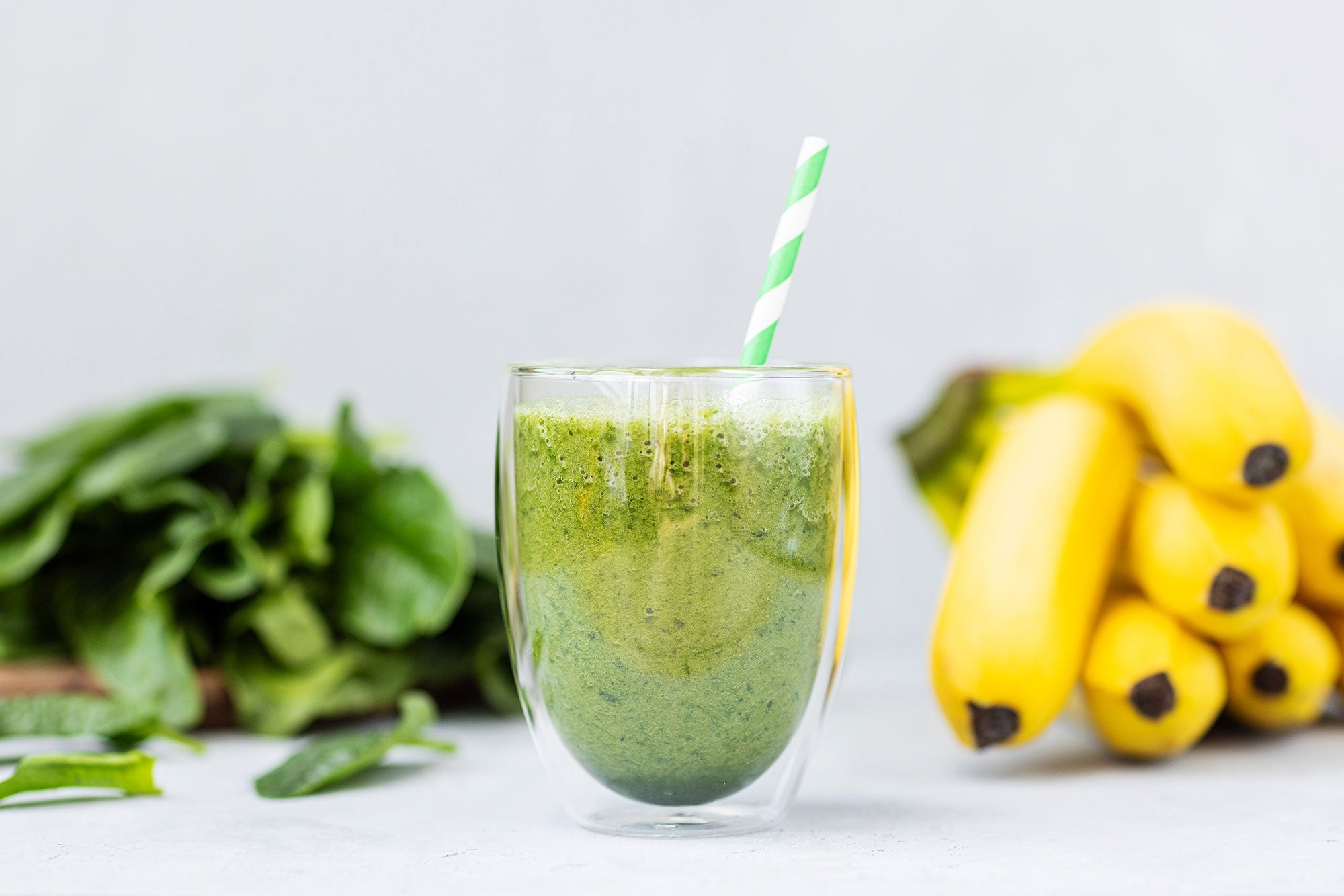EASY SPINACH AND BANANA SMOOTHIE